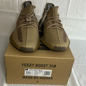 Yeezy Boost 350 V2
